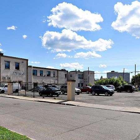 Ottawa Inn Hotel מראה חיצוני תמונה