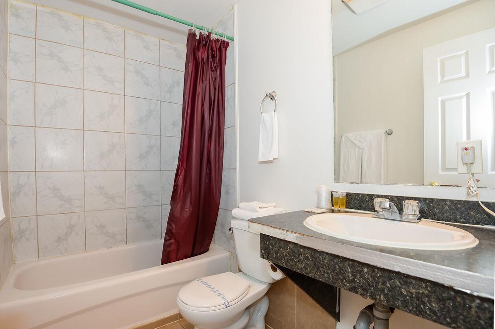 Ottawa Inn Hotel מראה חיצוני תמונה