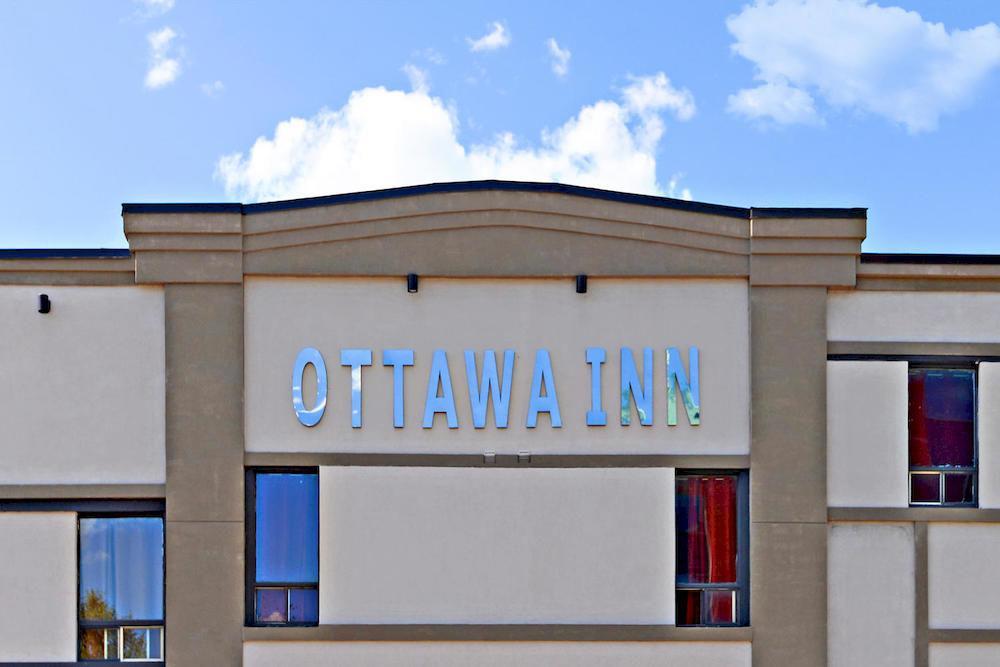 Ottawa Inn Hotel מראה חיצוני תמונה